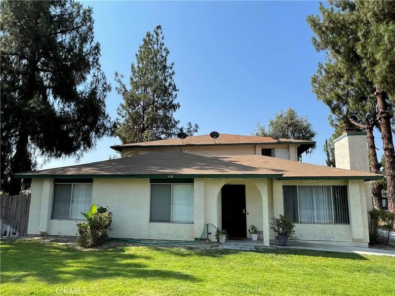 610 E Lugonia Avenue