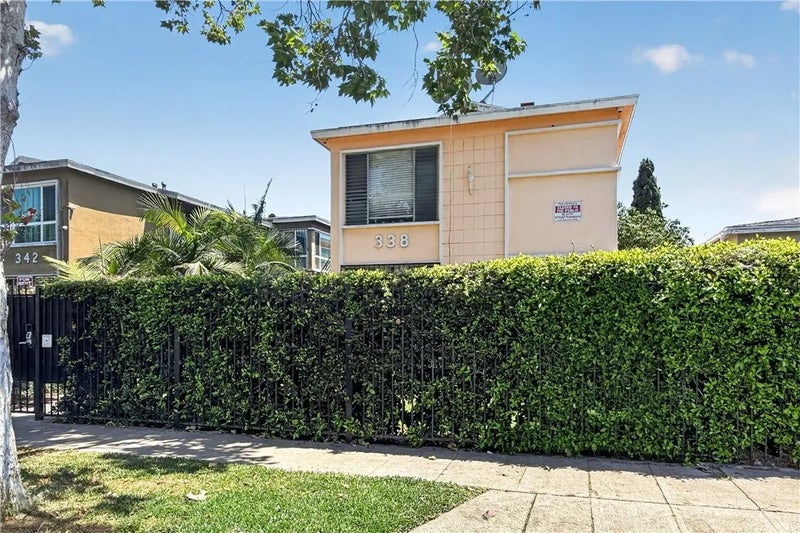 338 E 99th