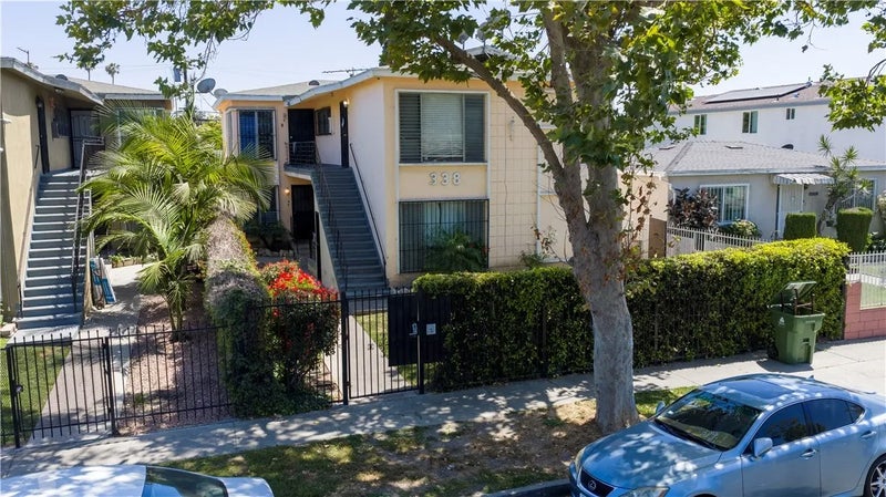 338 E 99th