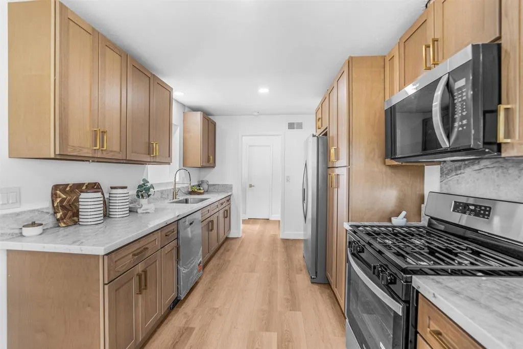 152 Welling Way