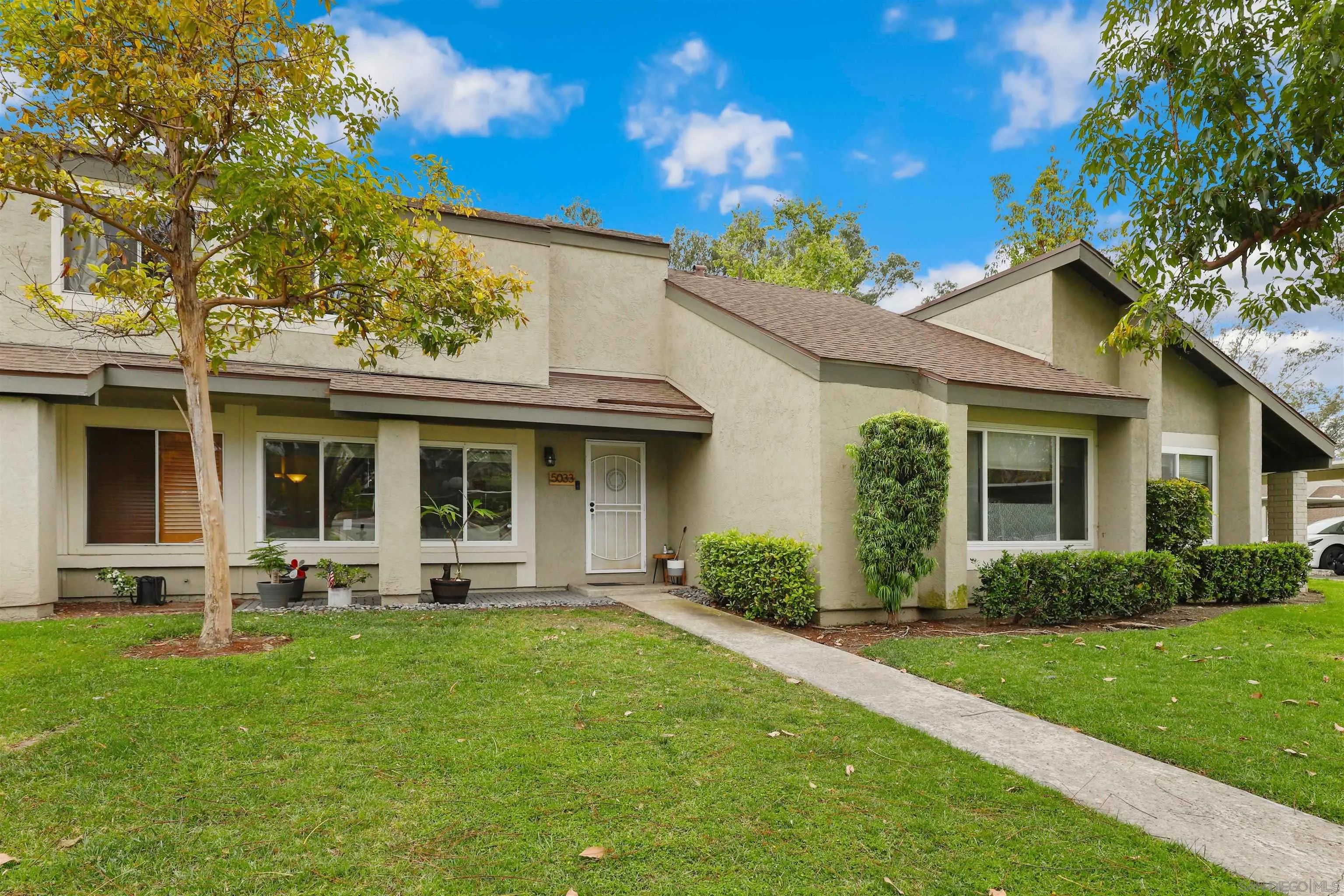 5033 Ducos Pl