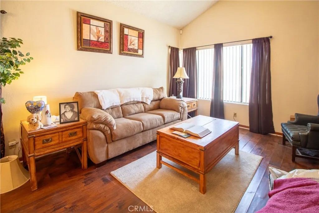 2504 Desert Oak