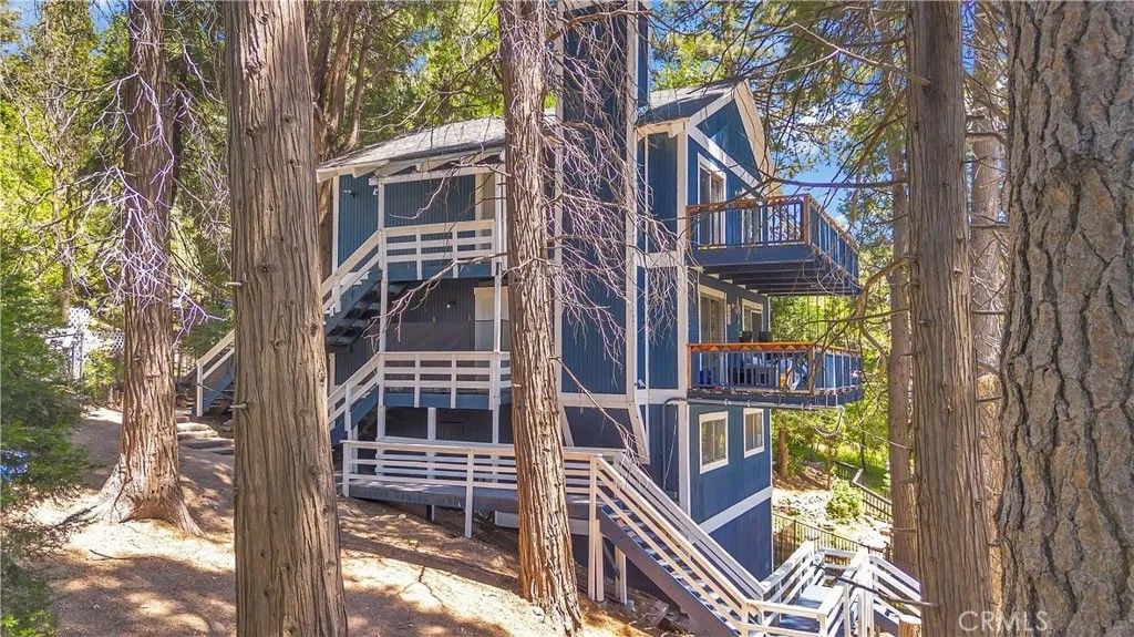 Photo of 26396 State Highway 189, Twin Peaks, CA 92391 (MLS # DW26079916)