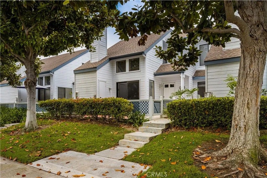 Photo of 115 Fallingstar, Irvine, CA 92614 (MLS # OC26093692)