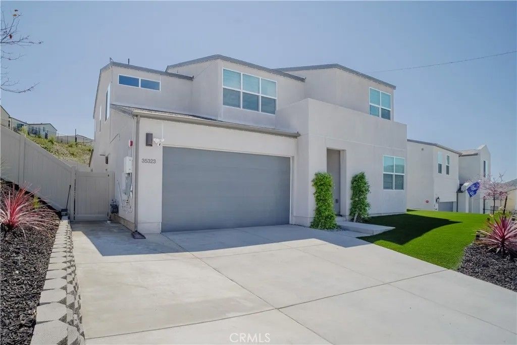 Photo of 35323 Orchard Trail, Fallbrook, CA 92028 (MLS # SW26067457)