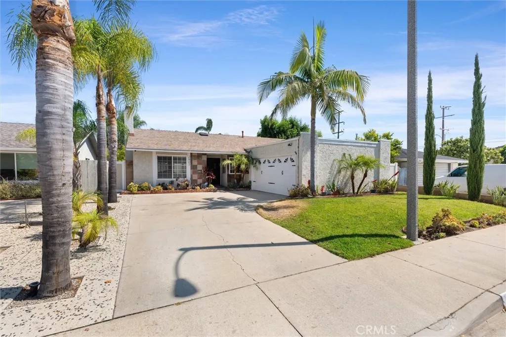 2407 Chapman