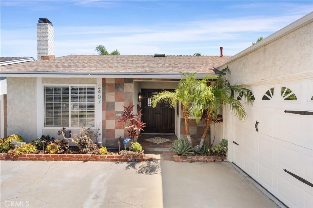 2407 Chapman