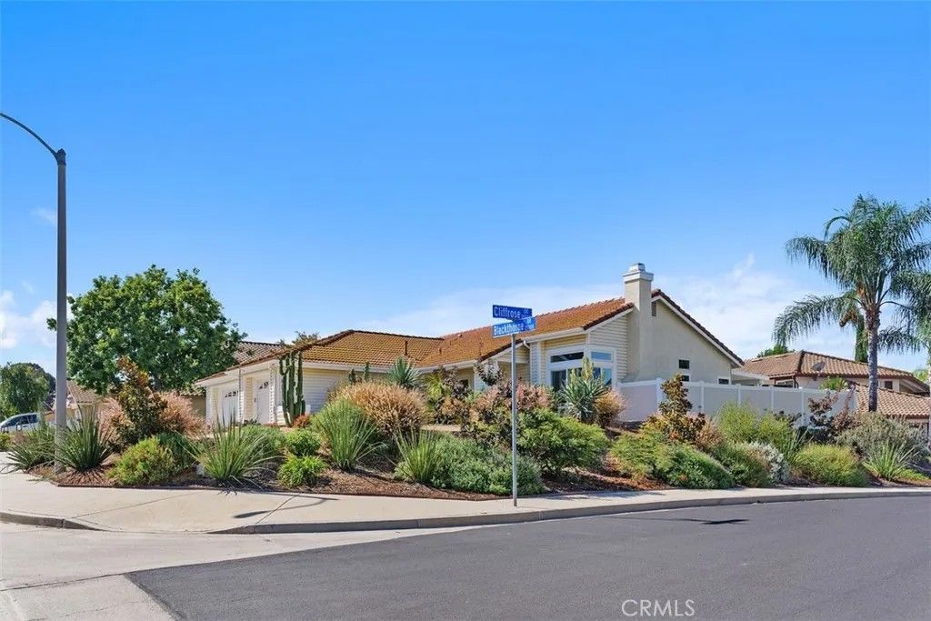 Photo of 25382 Blackthorne Drive, Murrieta, CA 92563 (MLS # SW25186740)