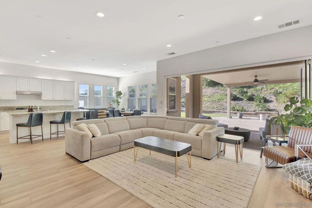 Photo of 1221 Stockton Pl, Escondido, CA 92026 (MLS # 250042156)