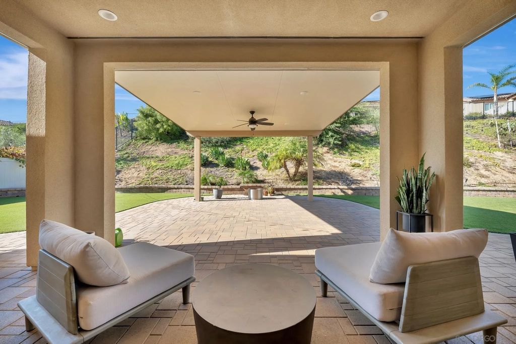 Photo of 1221 Stockton Pl, Escondido, CA 92026 (MLS # 250042156)