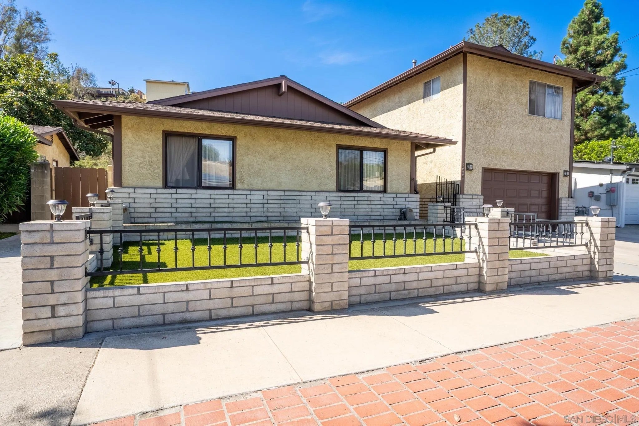 4621 Chateau Drive