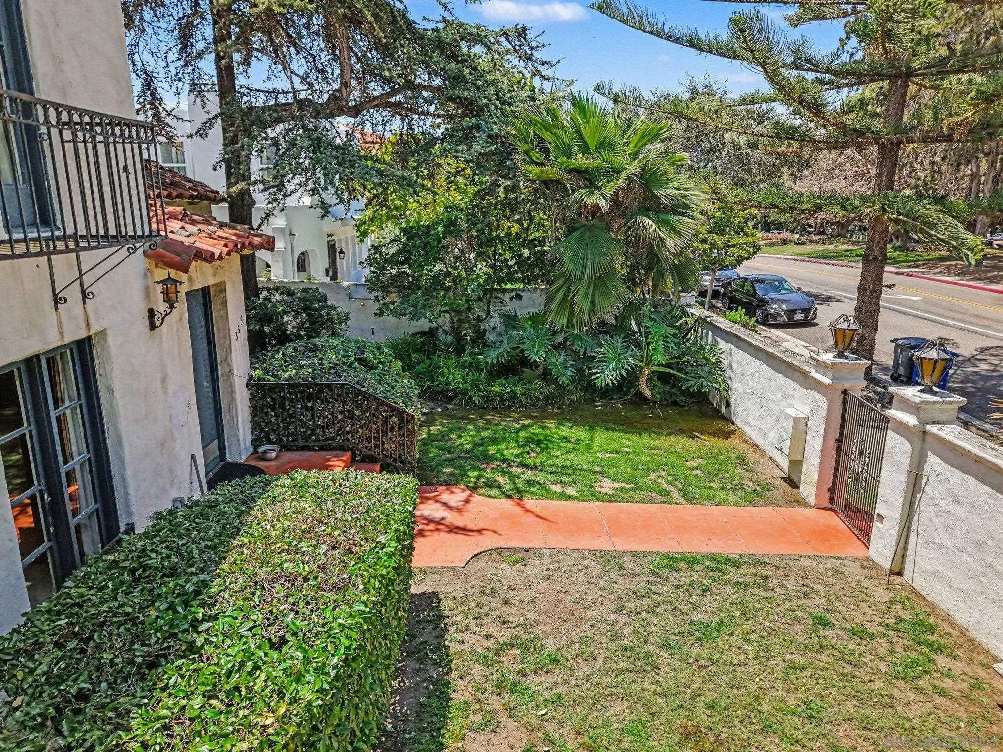 335 Alameda Blvd