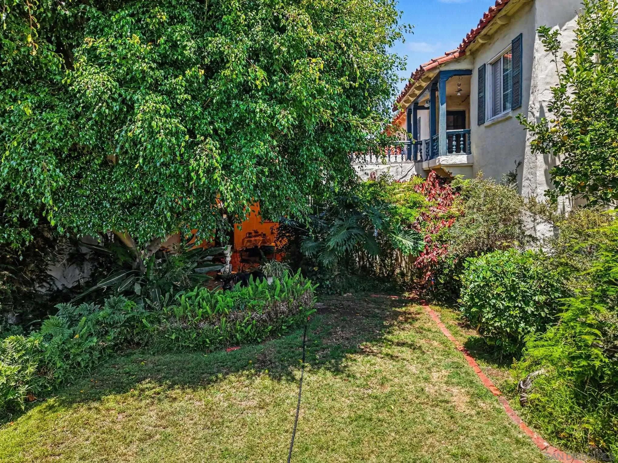 335 Alameda Blvd