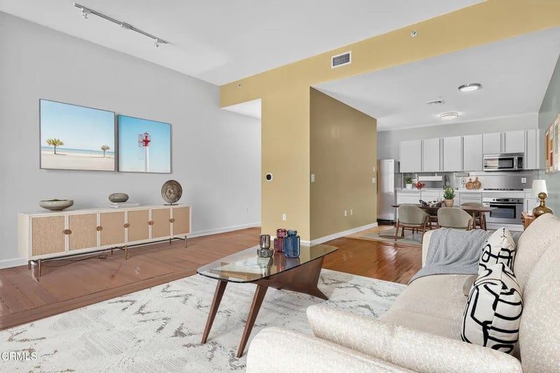 257 S Spring Street 4N