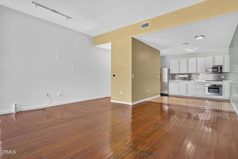 257 S Spring Street 4N