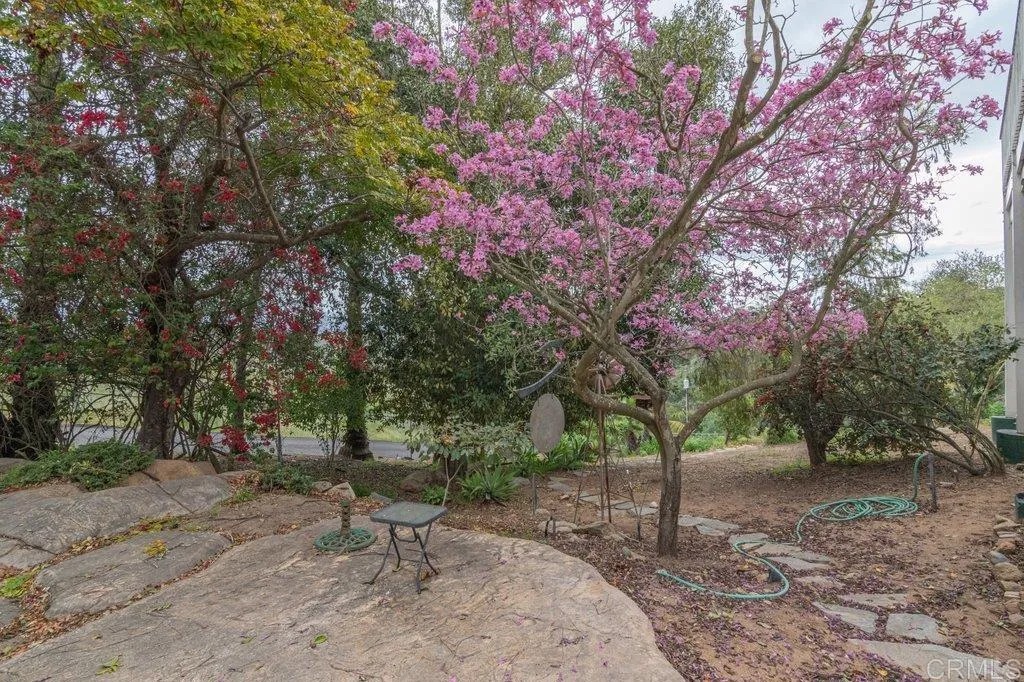4327 Hollyhill Road