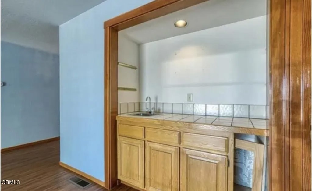 3215 Marina View Drive