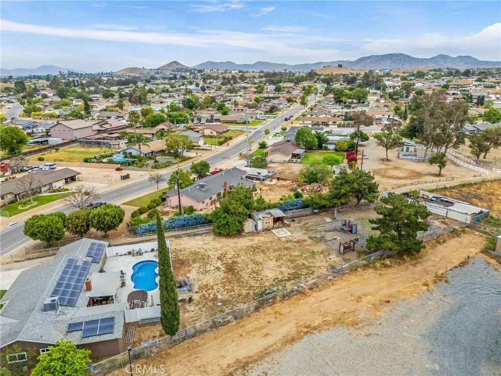 3998 Bluff
