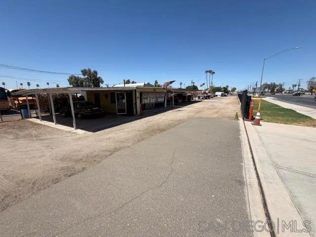 Photo of 530 W Birch St, Calexico, CA 92231 (MLS # 260018506)