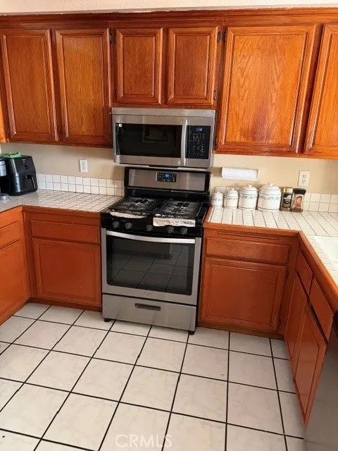 1265 S Neveen