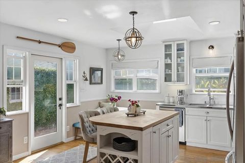 903 Moana Dr San Diego CA 92106