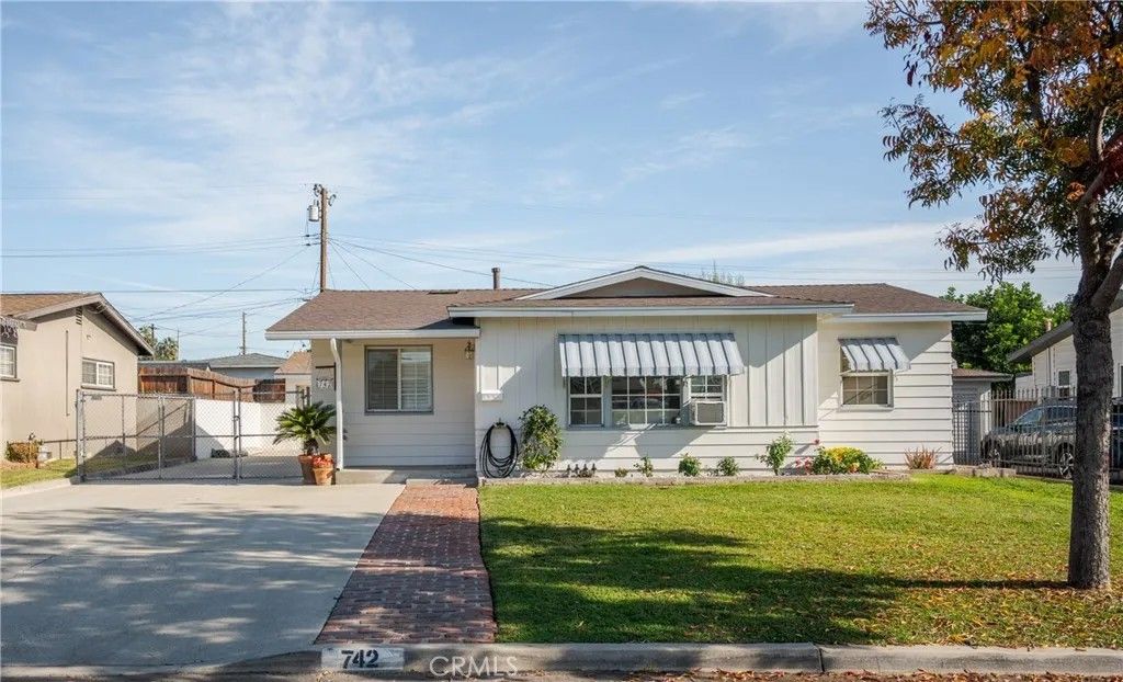Photo of 742 N Aguirre Ave, San Dimas, CA 91773 (MLS # CV25276380)