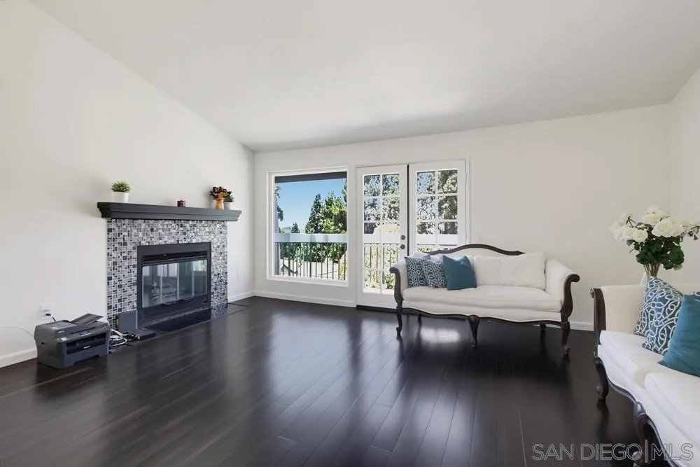 16238 Avenida Venusto E