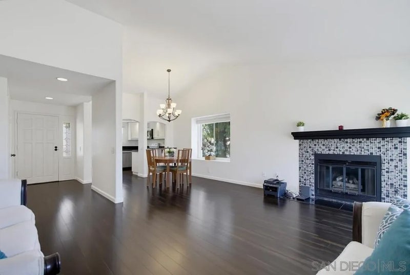 16238 Avenida Venusto E