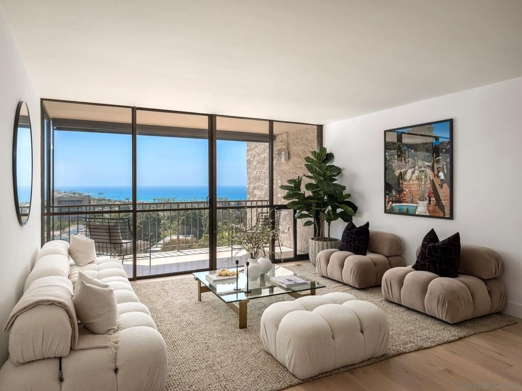 Photo of 2500 Torrey Pines Rd #1001, La Jolla, CA 92037 (MLS # 250041274)