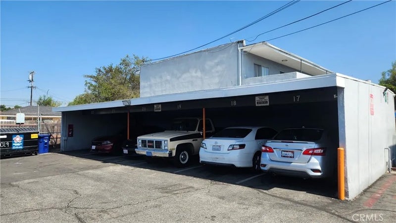 5029 Santa Ana