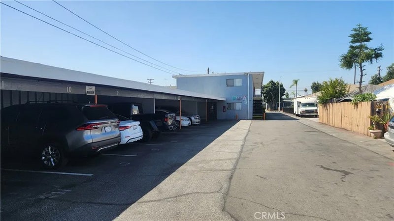 5029 Santa Ana