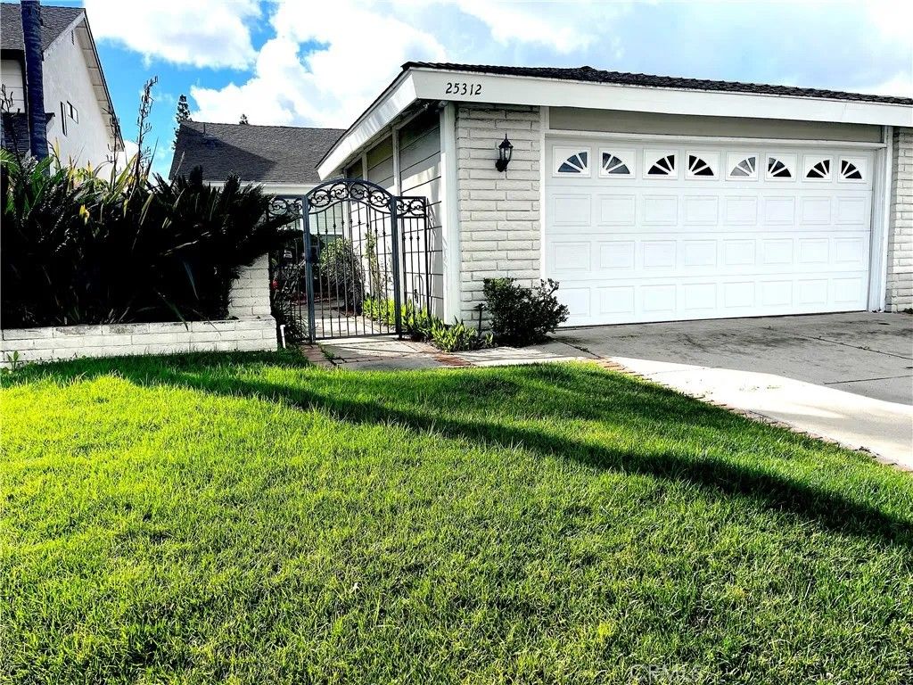 Photo of 25312 Cassandra Court, Mission Viejo, CA 92637 (MLS # OC26004362)