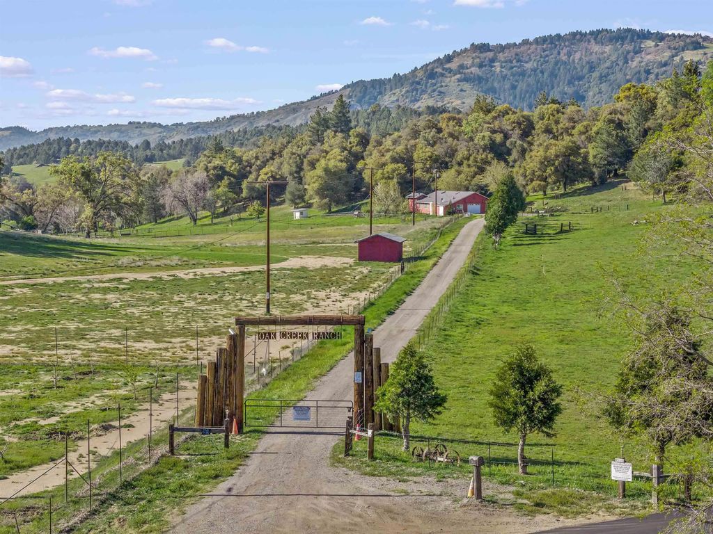 Photo of 2464 Wynola Rd, Julian, CA 92036 (MLS # 250027116)