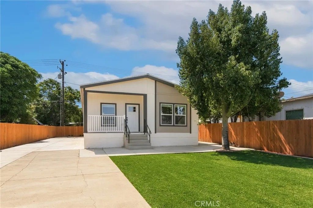 Photo of 32850 Gregory Place, Lake Elsinore, CA 92530 (MLS # SW26102031)
