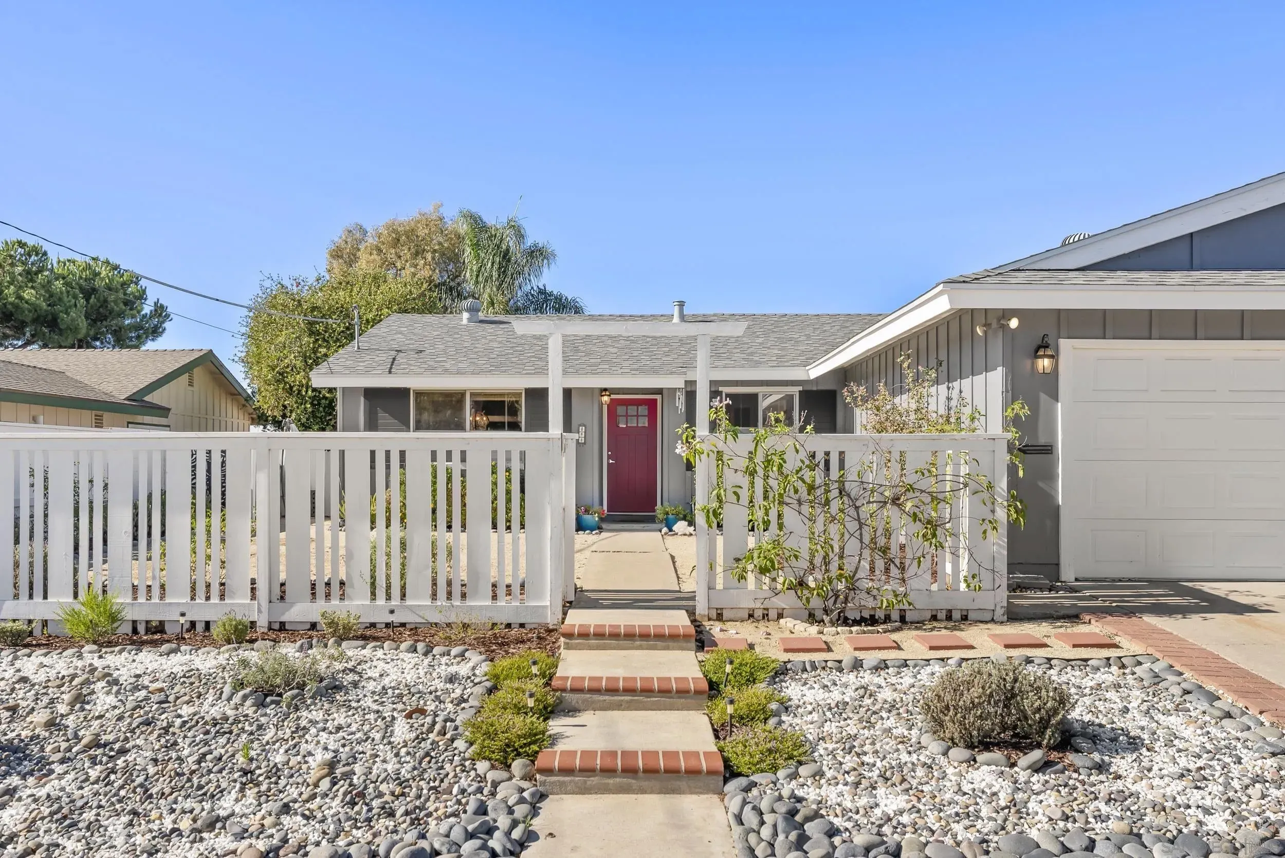 San Diego, California 92122, United States, 4 Bedrooms Bedrooms, ,3 BathroomsBathrooms,Residential,Pending,230543