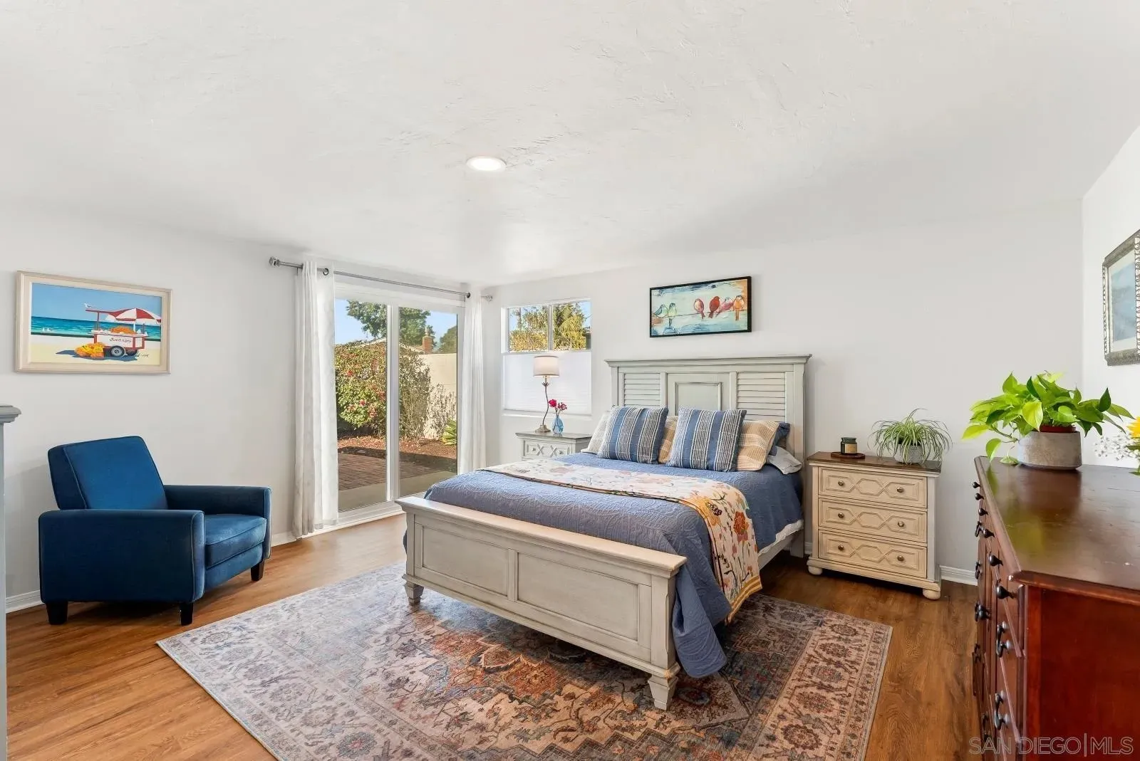 San Diego, California 92122, United States, 4 Bedrooms Bedrooms, ,3 BathroomsBathrooms,Residential,Pending,230543