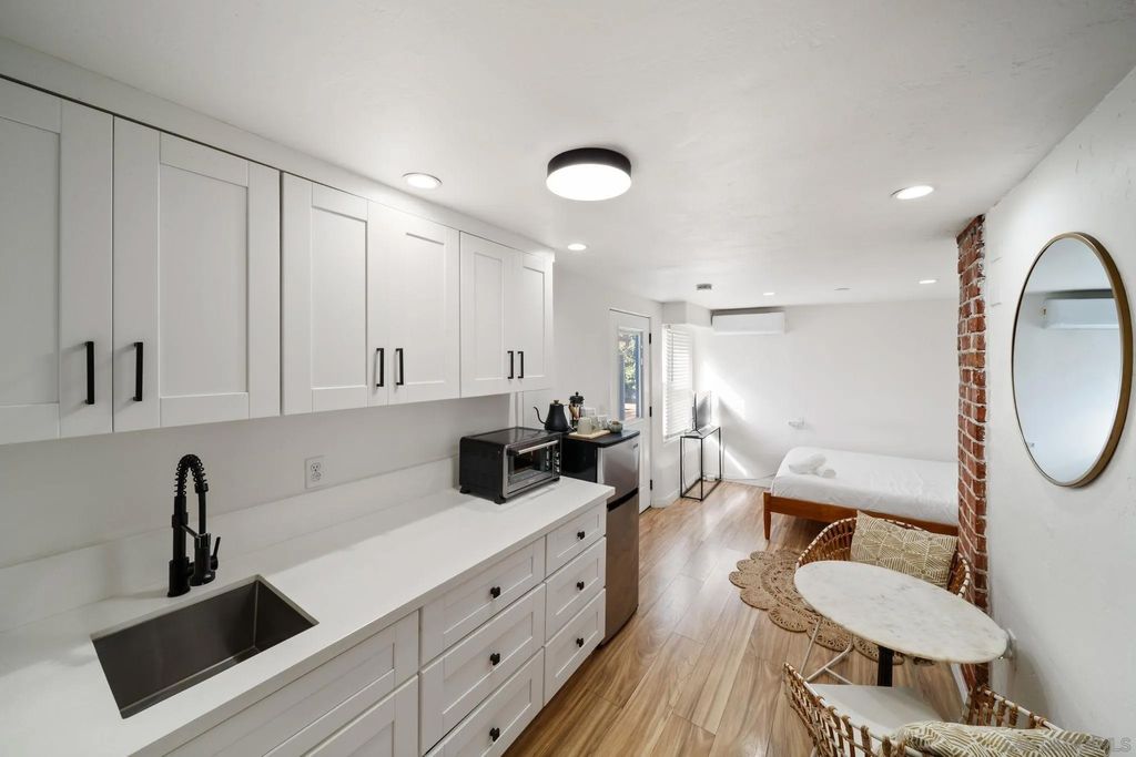 Photo of 2154-B Union St, San Diego, CA 92101 (MLS # 2600676)