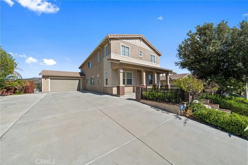 23352 Caliente Springs