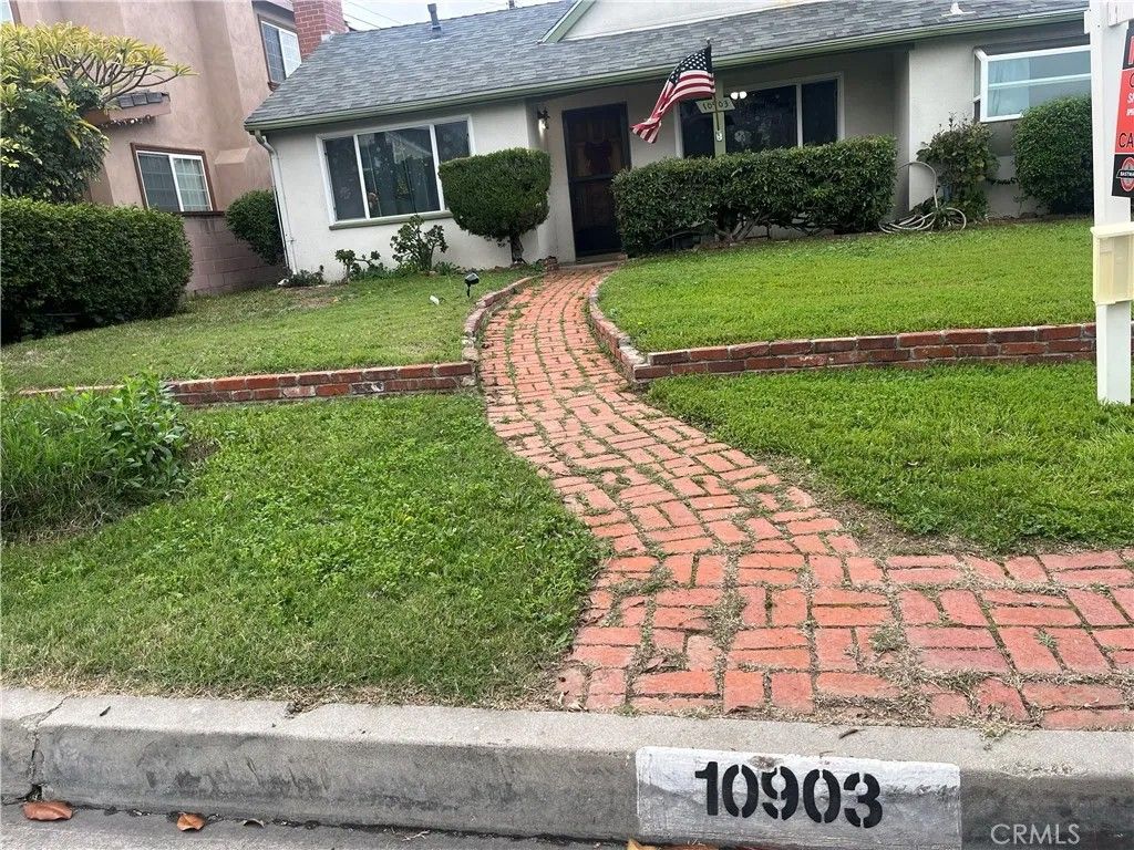 Photo of 10903 Theis Avenue, Whittier, CA 90604 (MLS # SW25279659)