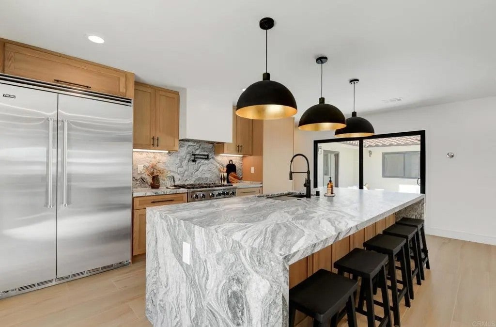 8838 La Jolla Scenic Drive