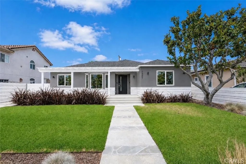 4557 Hazelbrook Avenue