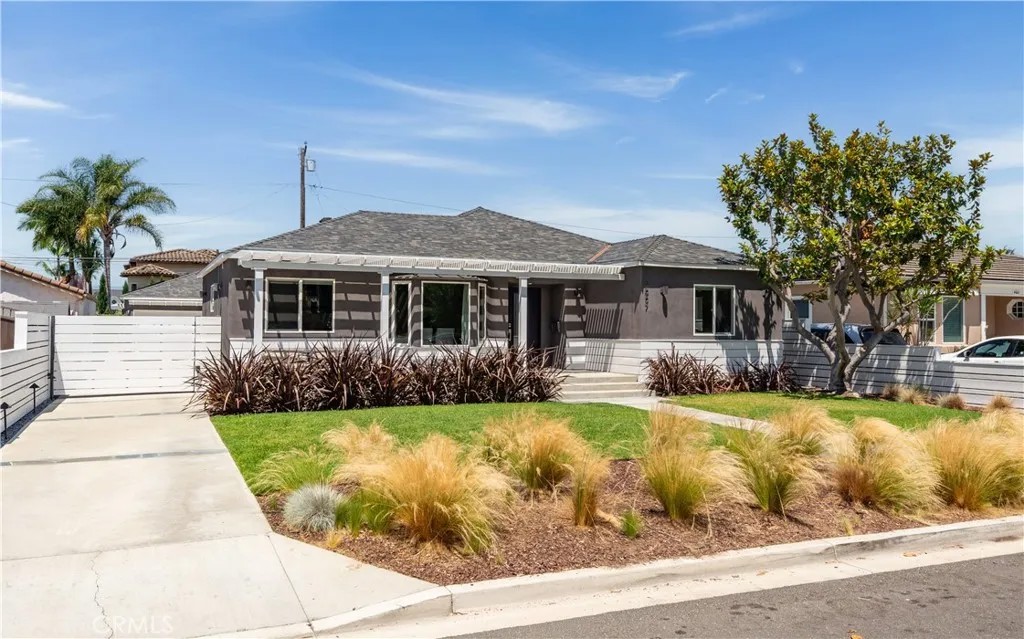 4557 Hazelbrook Avenue