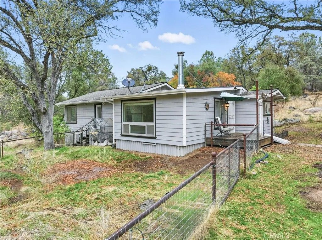 Photo of 4489 Varain Rd, Mariposa, CA 95338 (MLS # MP25248080)