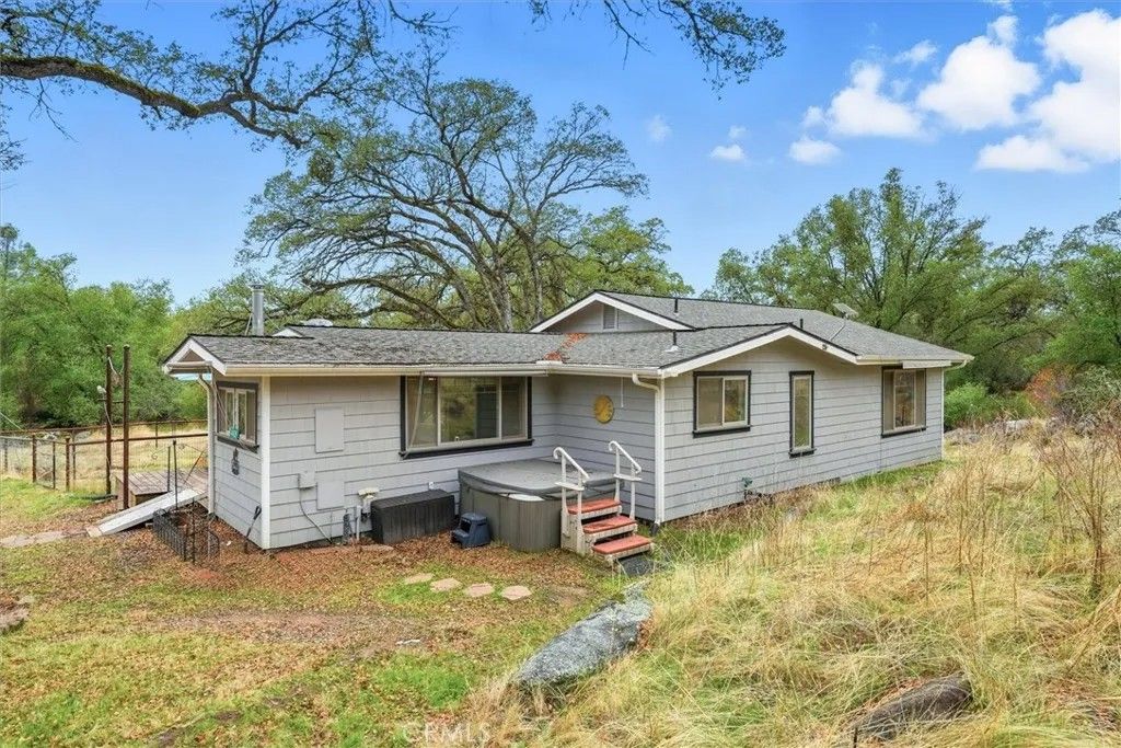 Photo of 4489 Varain Rd, Mariposa, CA 95338 (MLS # MP25248080)