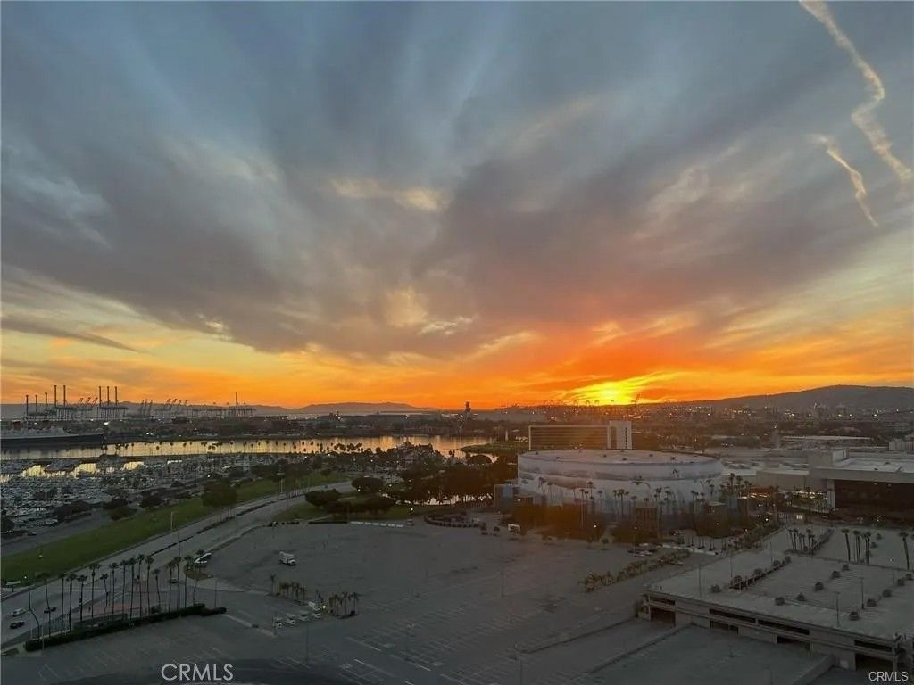 Photo of 700 E Ocean Boulevard #2508, Long Beach, CA 90802 (MLS # PW26025161)