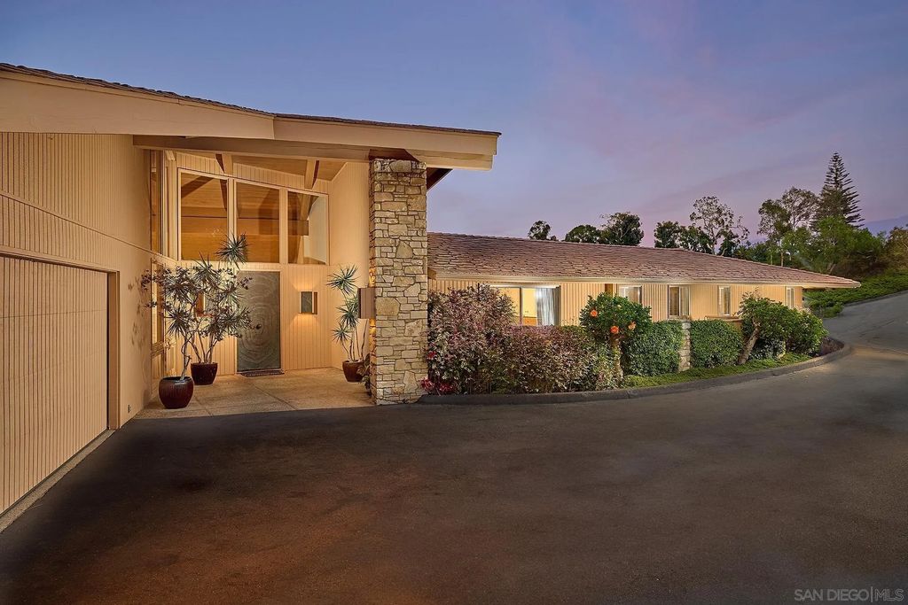 Photo of 5458 Avenida Maravillas, Rancho Santa Fe, CA 92067 (MLS # 250035434)