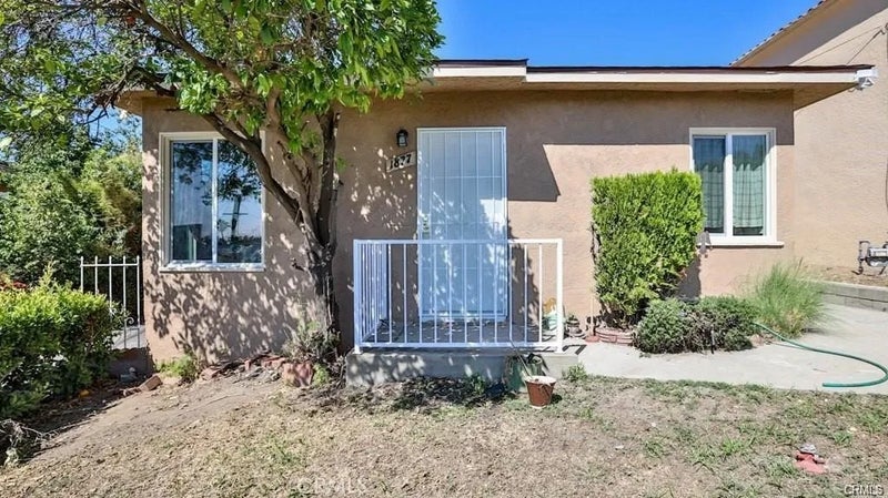 1877 S Cloverdale