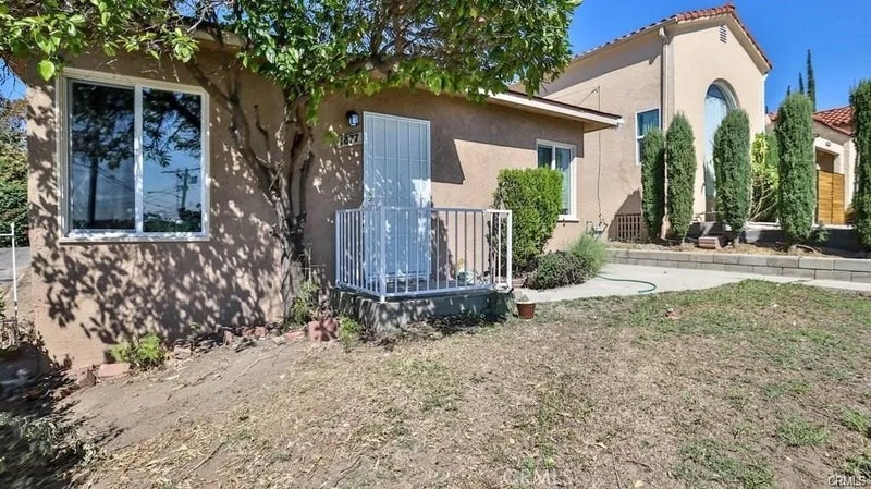 1877 S Cloverdale