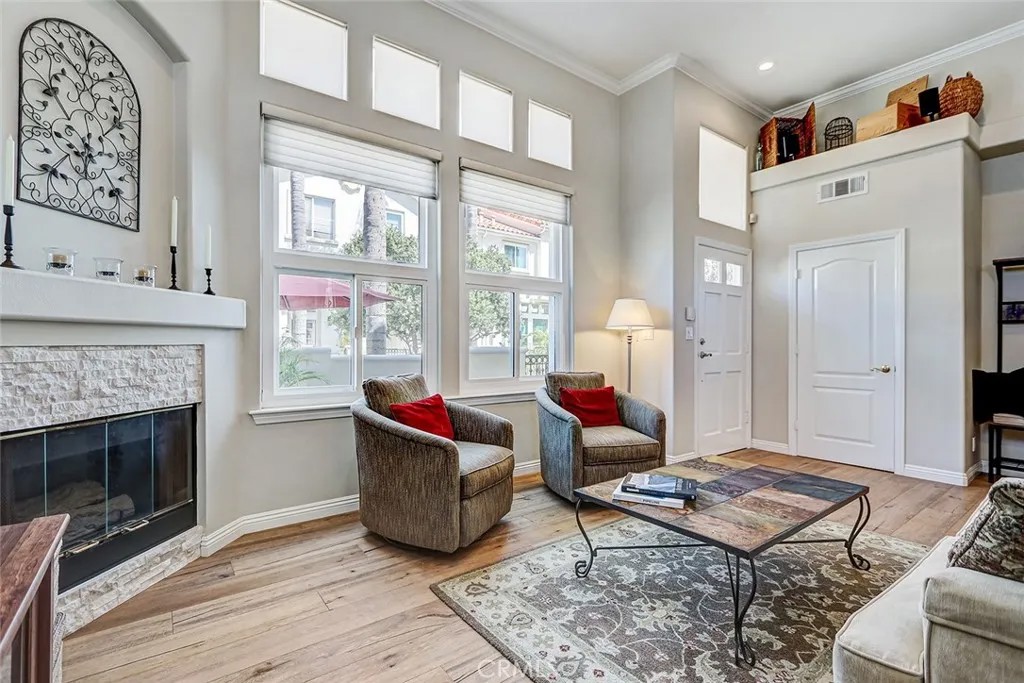 1516 Cravens