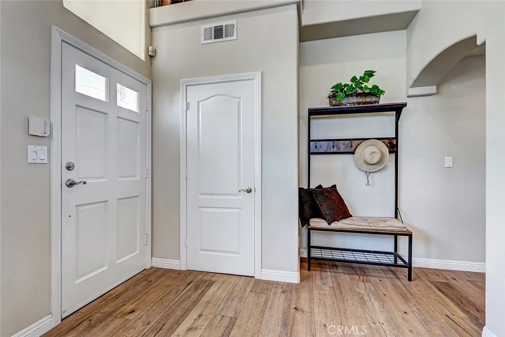 1516 Cravens